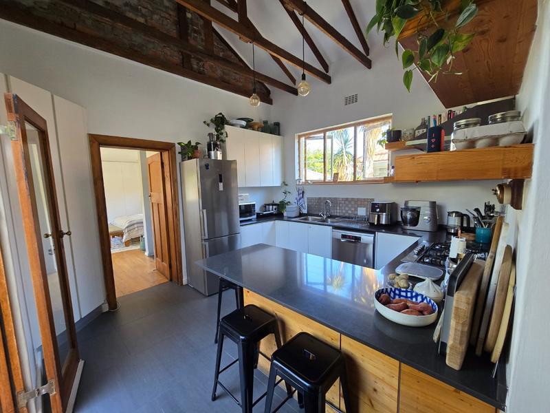 4 Bedroom Property for Sale in Vredehoek Western Cape